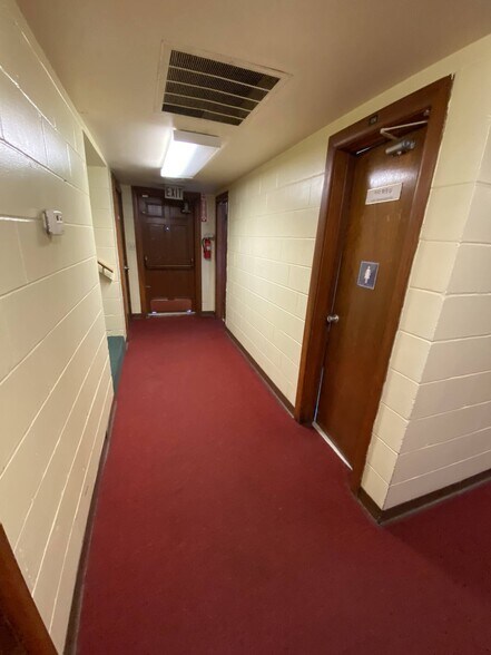 More Photos Of 856 Margaret St, Jacksonville Religious Facility For Sale