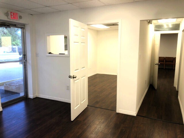 More Photos Of 5711 N 50th St, Tampa Office For Lease