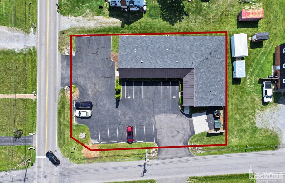 More Photos Of 7400 Sunnybrook Dr, Roanoke Medical For Sale