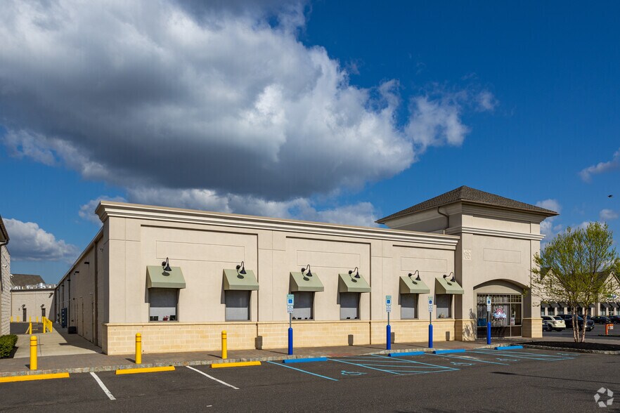 More Photos Of 23200 Columbus Rd, Columbus Unknown For Lease