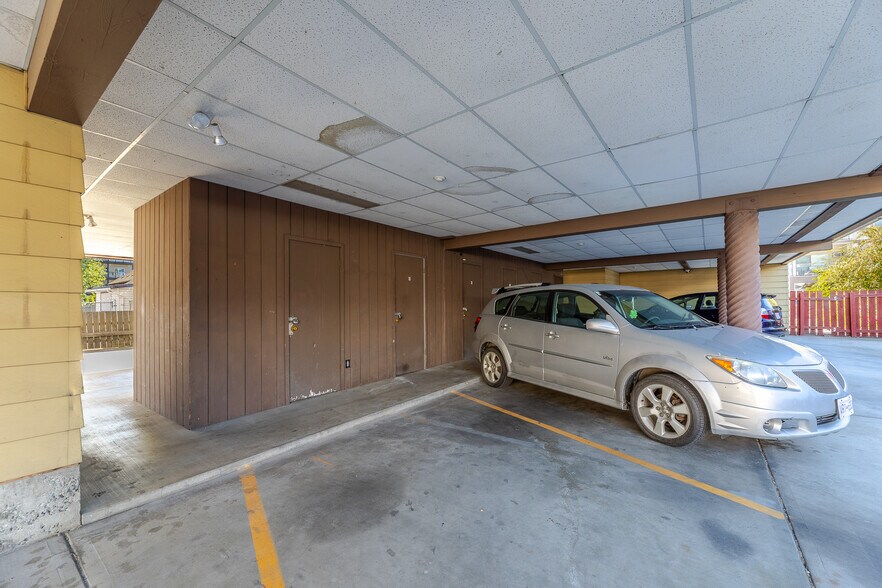 More Photos Of 157 Wade Av W, Penticton Apartments For Sale