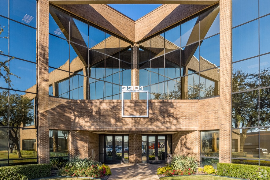 More Photos Of 3301 Airport Fwy, Bedford Office For Lease