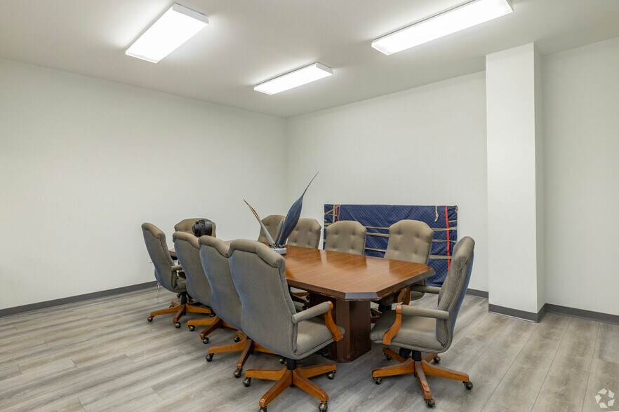 More Photos Of 7818 Depot Ln, Tampa Warehouse For Lease