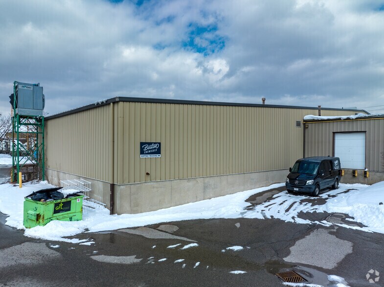More Photos Of 153 Crown Ct, Whitby Warehouse For Lease