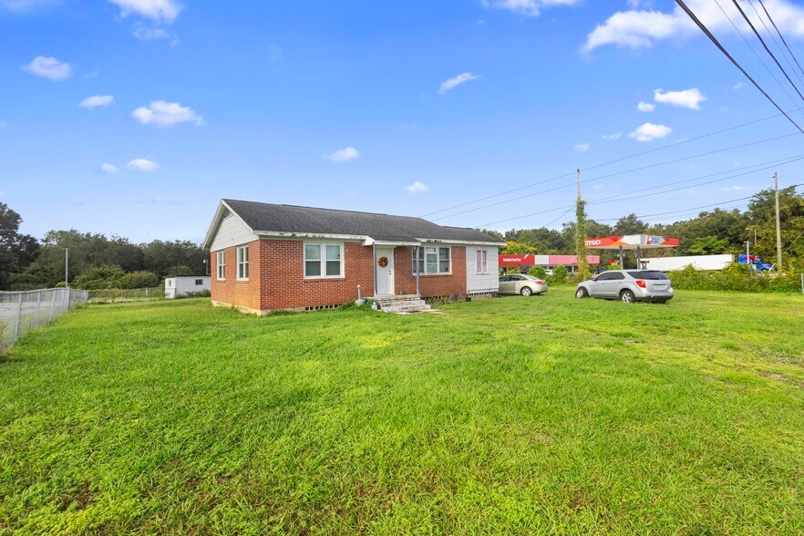 More Photos Of 2480 N Woodland Blvd, Deland Flex For Sale