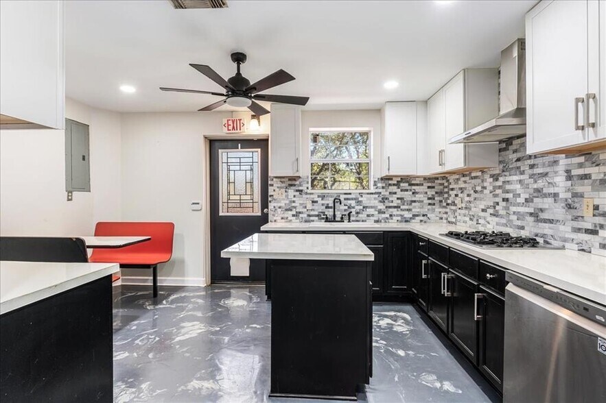 More Photos Of 2505 Pace Bend Rd S, Spicewood Industrial For Sale