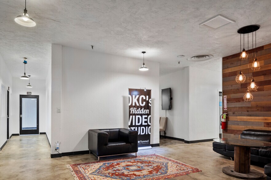 More Photos Of 11 NE 11th St, Oklahoma City Warehouse For Sale