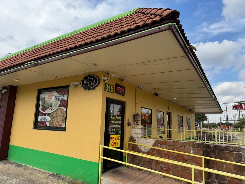 More Photos Of 315 N Bell Blvd, Cedar Park Restaurant For Lease