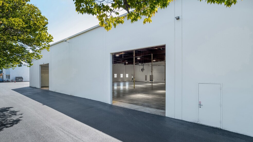More Photos Of 900-940 Aladdin Ave, San Leandro Manufacturing For Sale