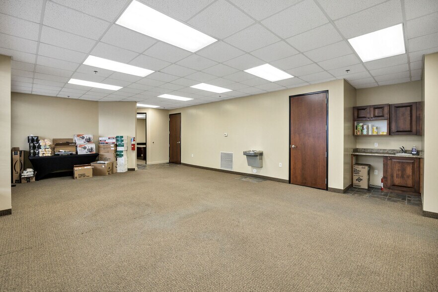 More Photos Of 3775 N 200 W, Hyde Park Service For Lease