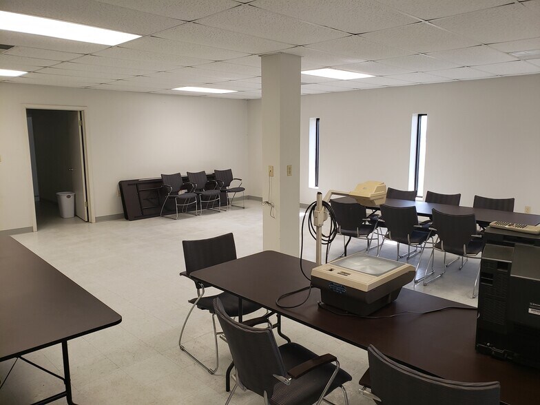 More Photos Of 15856 S Interstate 35, Bruceville Industrial For Lease