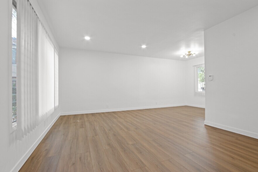 More Photos Of 1118 S Fairfax Ave, Los Angeles Apartments For Sale