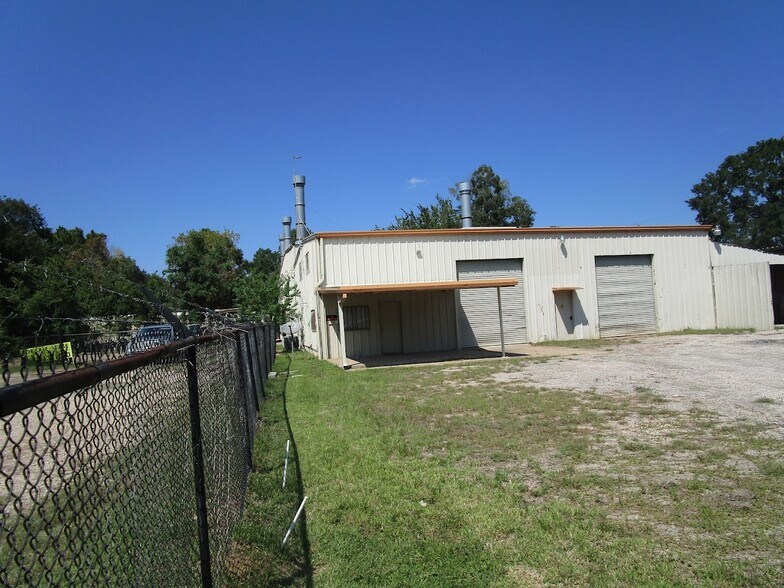 More Photos Of 23095 Yupon St, Porter Warehouse For Sale