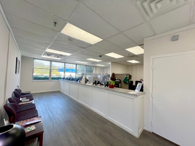 More Photos Of 204 Red Rd, McMinnville Warehouse For Lease