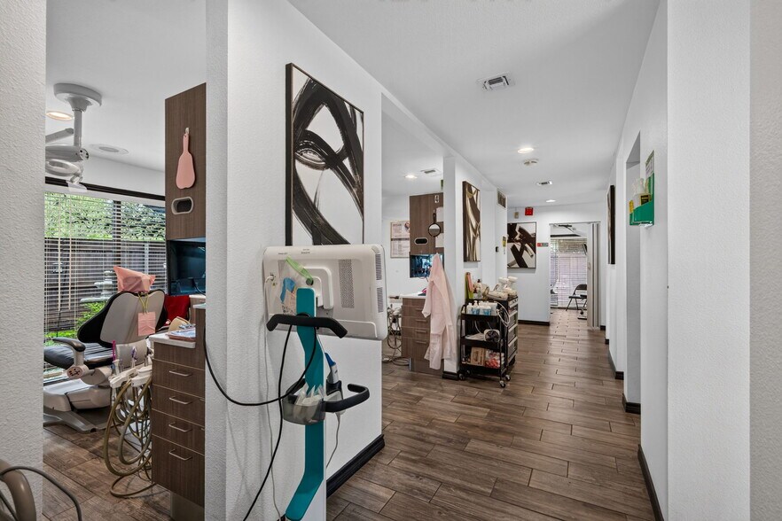 More Photos Of 1652 Pat Booker Rd, Universal City Medical For Sale