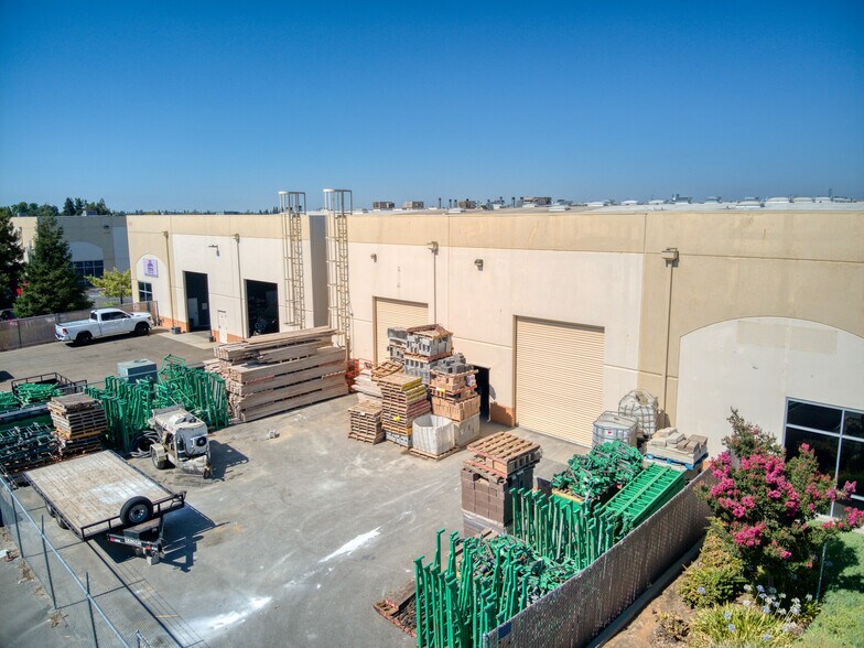 More Photos Of 10131 Iron Rock Way, Elk Grove Manufacturing For Lease