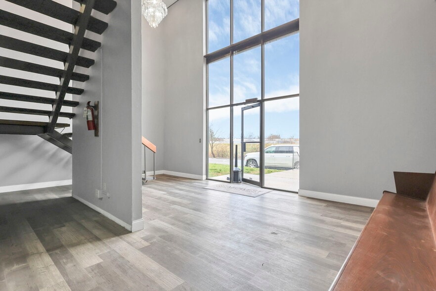 More Photos Of 2844 E River Rd, Dayton Office For Sale