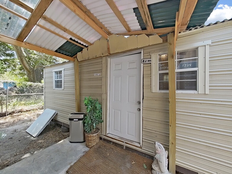 More Photos Of 3201 E Genessee St, Tampa Religious Facility For Sale