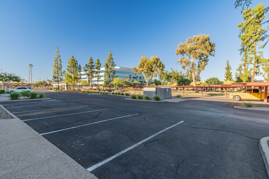More Photos Of 2410 W Royal Palm Rd, Phoenix Light Manufacturing For Sale