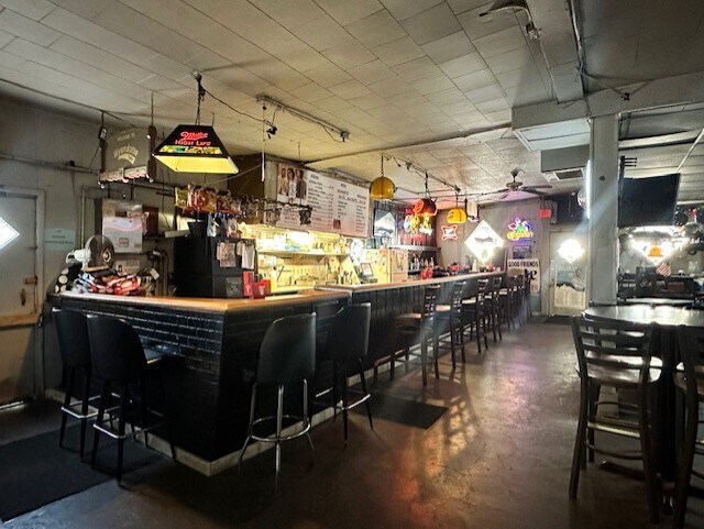 More Photos Of 3700 Taylor Blvd, Louisville Bar For Sale