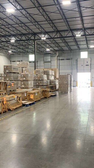 More Photos Of 45190 Prologis Plz, Sterling Warehouse For Lease