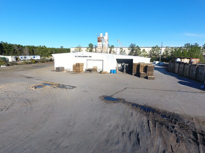 More Photos Of 14737 Firetower Rd, Conroe Warehouse For Lease