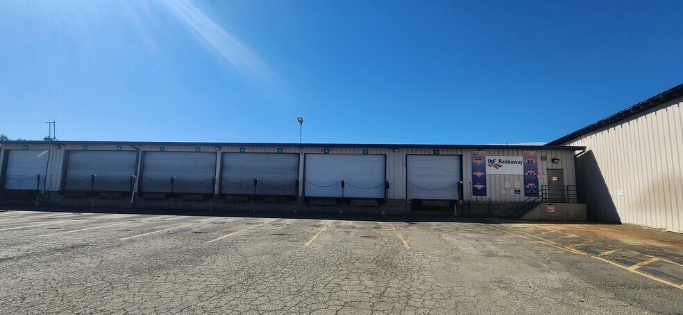 More Photos Of 19899 Alexander Ave, Anderson Truck Terminal For Lease