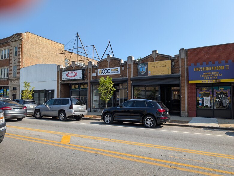 Primary Photo Of 211-213 E 79th St, Chicago Storefront For Lease