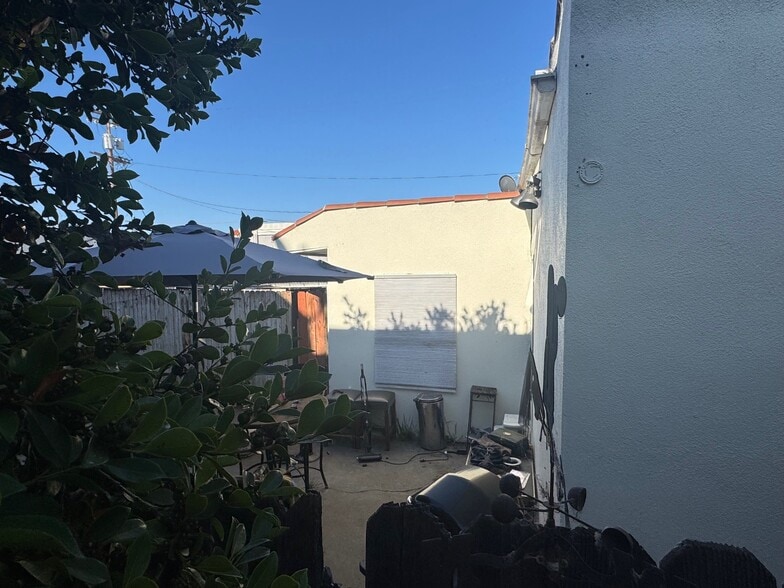 More Photos Of 528-530 19th St, San Pedro Apartments For Sale