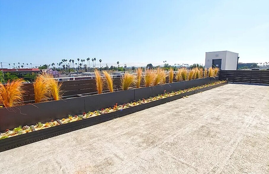 More Photos Of 1229 S Kingsley Dr, Los Angeles Apartments For Sale