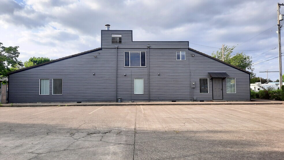 More Photos Of 2999 Market St NE, Salem Office For Sale