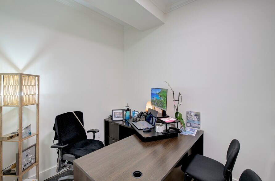 More Photos Of 2670 N Federal Hwy, Lighthouse Point Freestanding For Sale