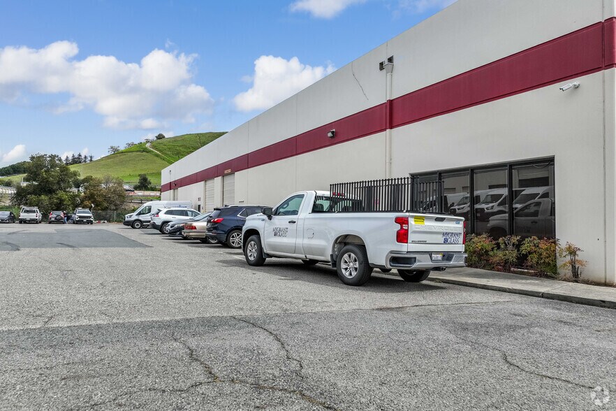 More Photos Of 183-185 Arthur Rd, Martinez Warehouse For Lease