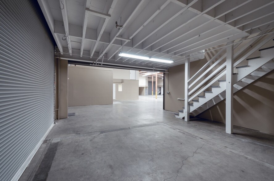 More Photos Of 901 Shasta St, Redwood City Warehouse For Lease