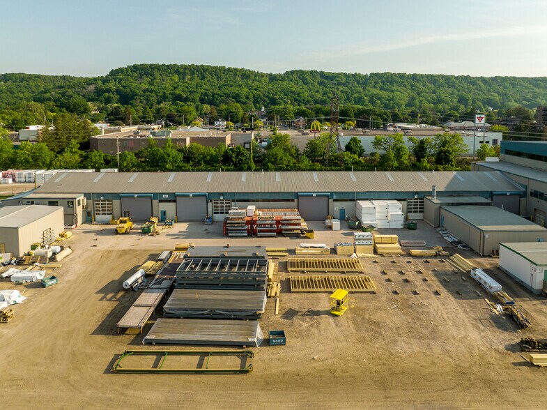 More Photos Of 115 S Service Rd W, Grimsby Manufacturing For Lease