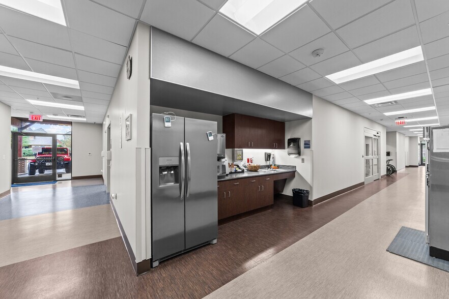 More Photos Of 4561 Heritage Trace Pky, Keller Medical For Sale