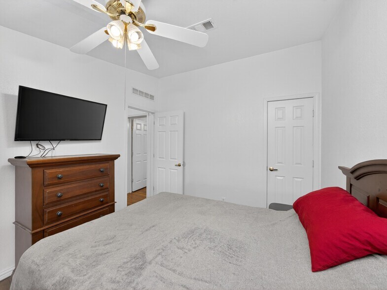 More Photos Of 279 Highline Dr, Bastrop Land For Sale
