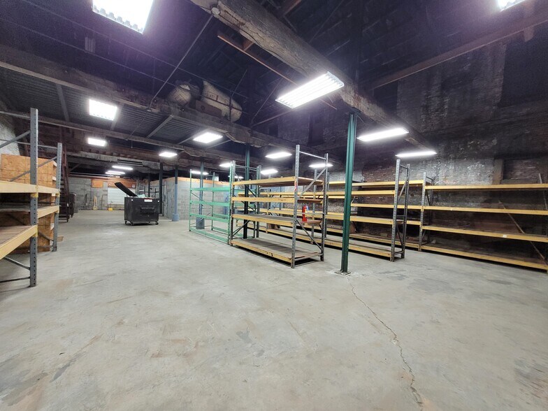 More Photos Of 1900 W Muhammad Ali Blvd, Louisville Manufacturing For Lease
