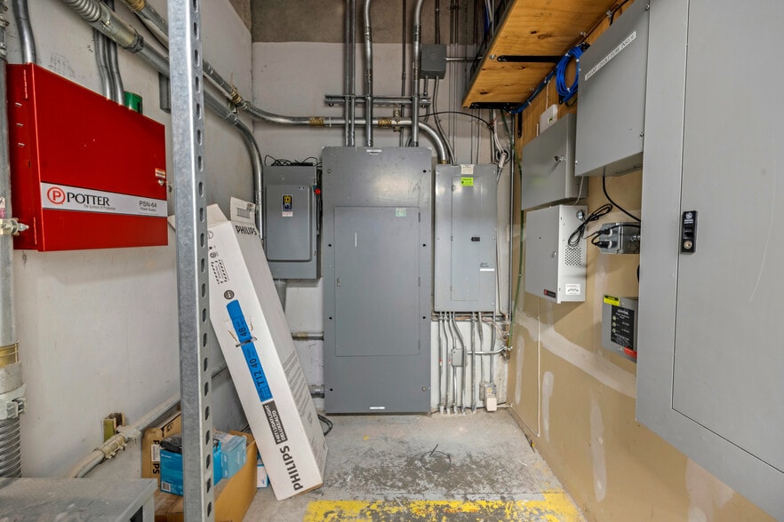 More Photos Of 3102 100th St SW, Everett Warehouse For Lease