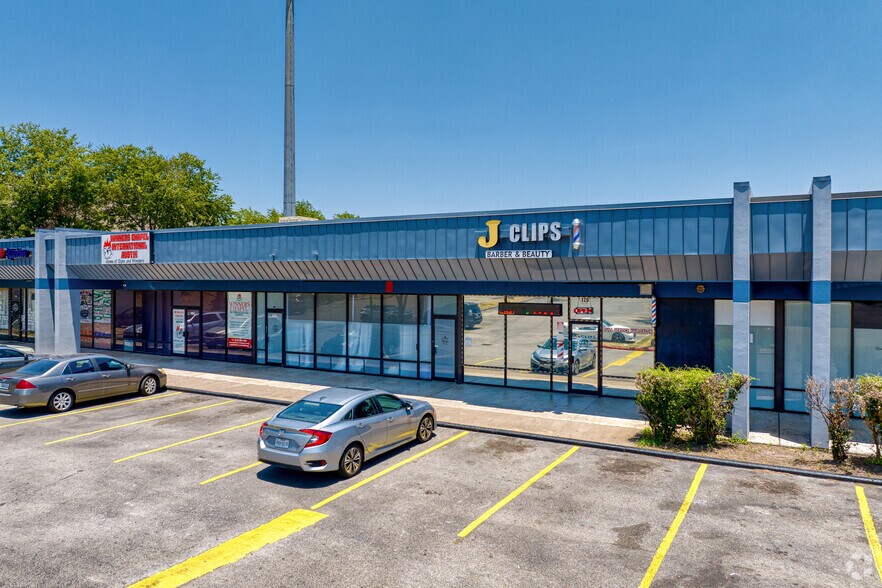 More Photos Of 900 E Braker Ln, Austin Storefront For Lease