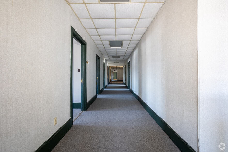 More Photos Of 401 11th St, Huntington Unknown For Sale