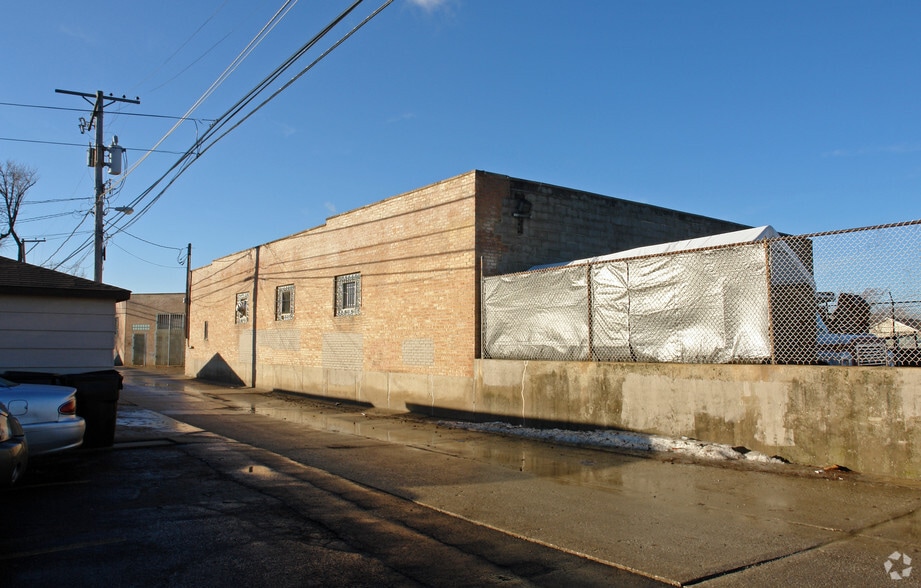 More Photos Of 4556 W 62nd St, Chicago Warehouse For Sale