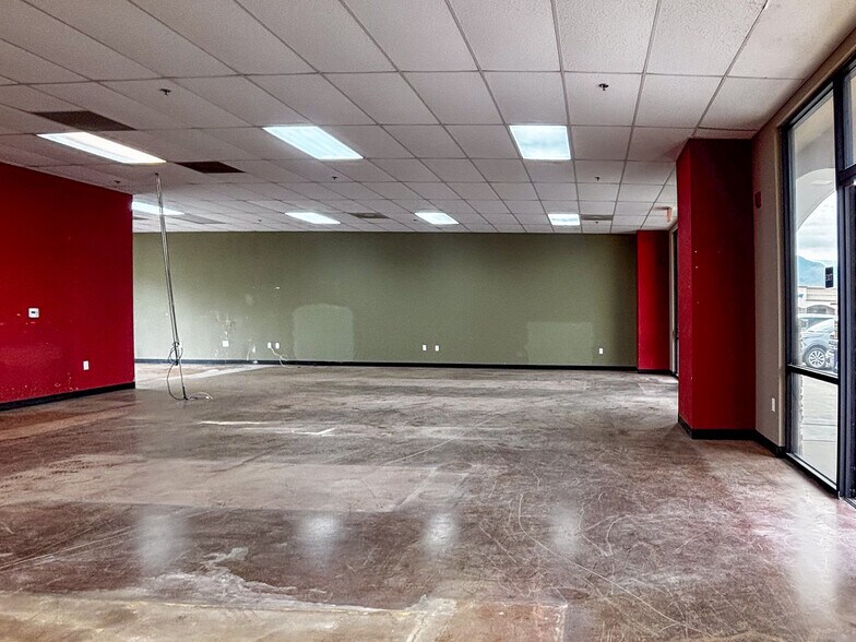 More Photos Of 79440 Highway 111, La Quinta General Retail For Lease