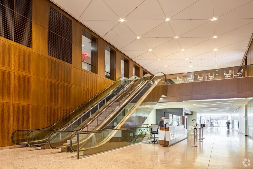 More Photos Of 133 Peachtree St NE, Atlanta Office For Lease