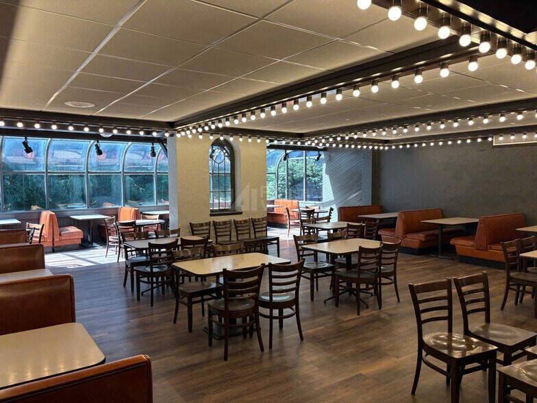 More Photos Of 3983 Darrow Rd, Stow Restaurant For Sale