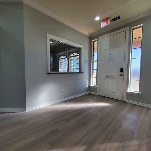 More Photos Of 401 Harwood Rd, Bedford Medical For Lease