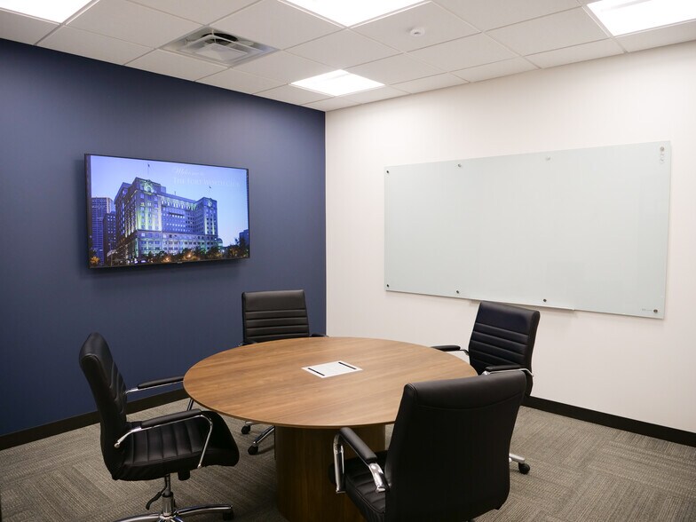 More Photos Of 306 W 7th St, Fort Worth Office For Lease