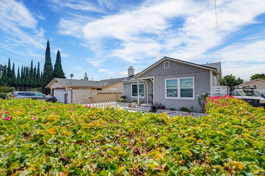 More Photos Of 10422 Bonnie Dr, Garden Grove Multifamily For Sale