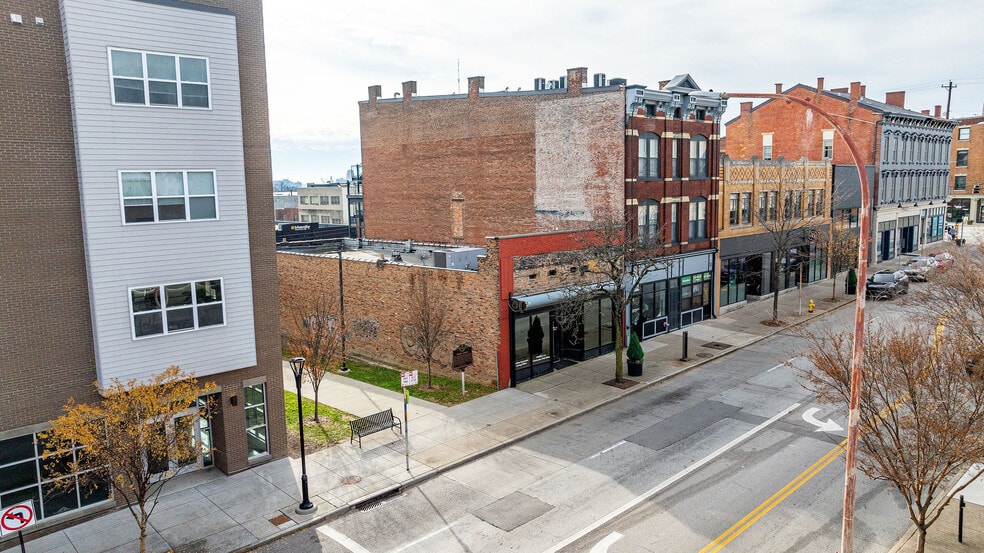 More Photos Of 925 E McMillan St, Cincinnati Storefront Retail Office For Lease
