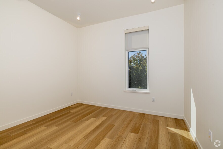 More Photos Of 1629 S St, Sacramento Apartments For Lease